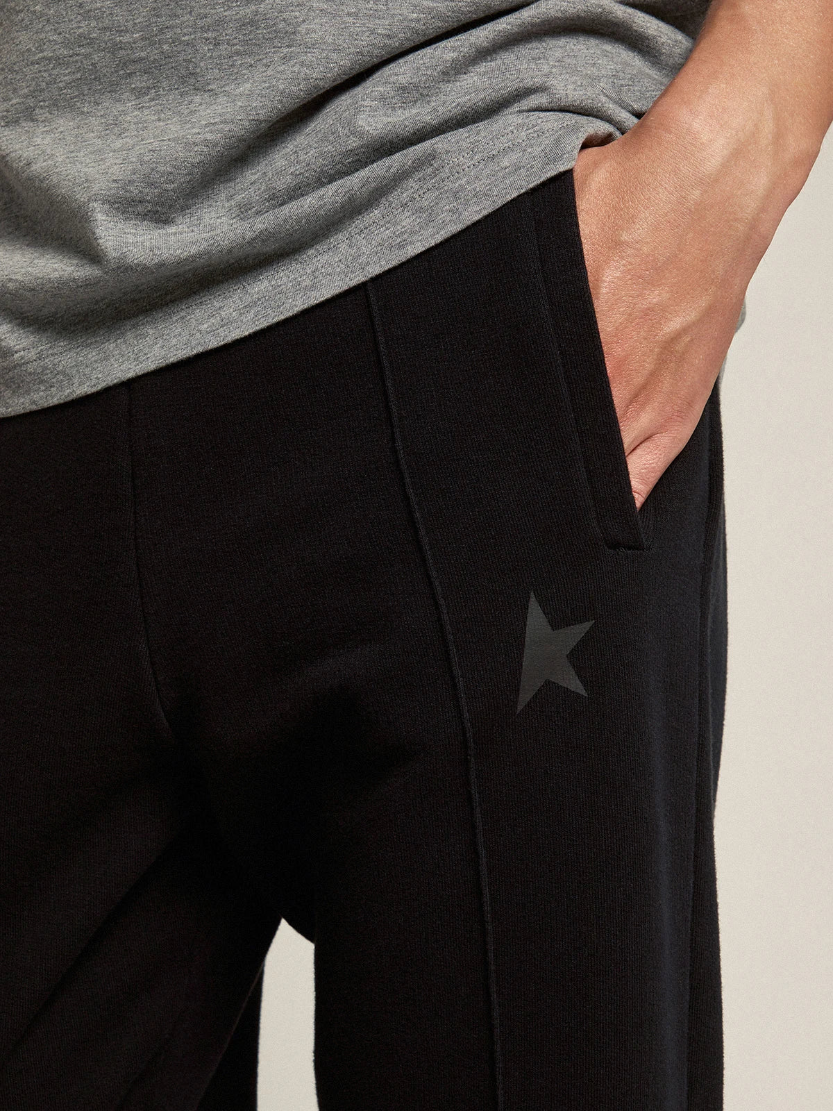 Pantalone jogging da uomo di colore nero con stella sul davanti