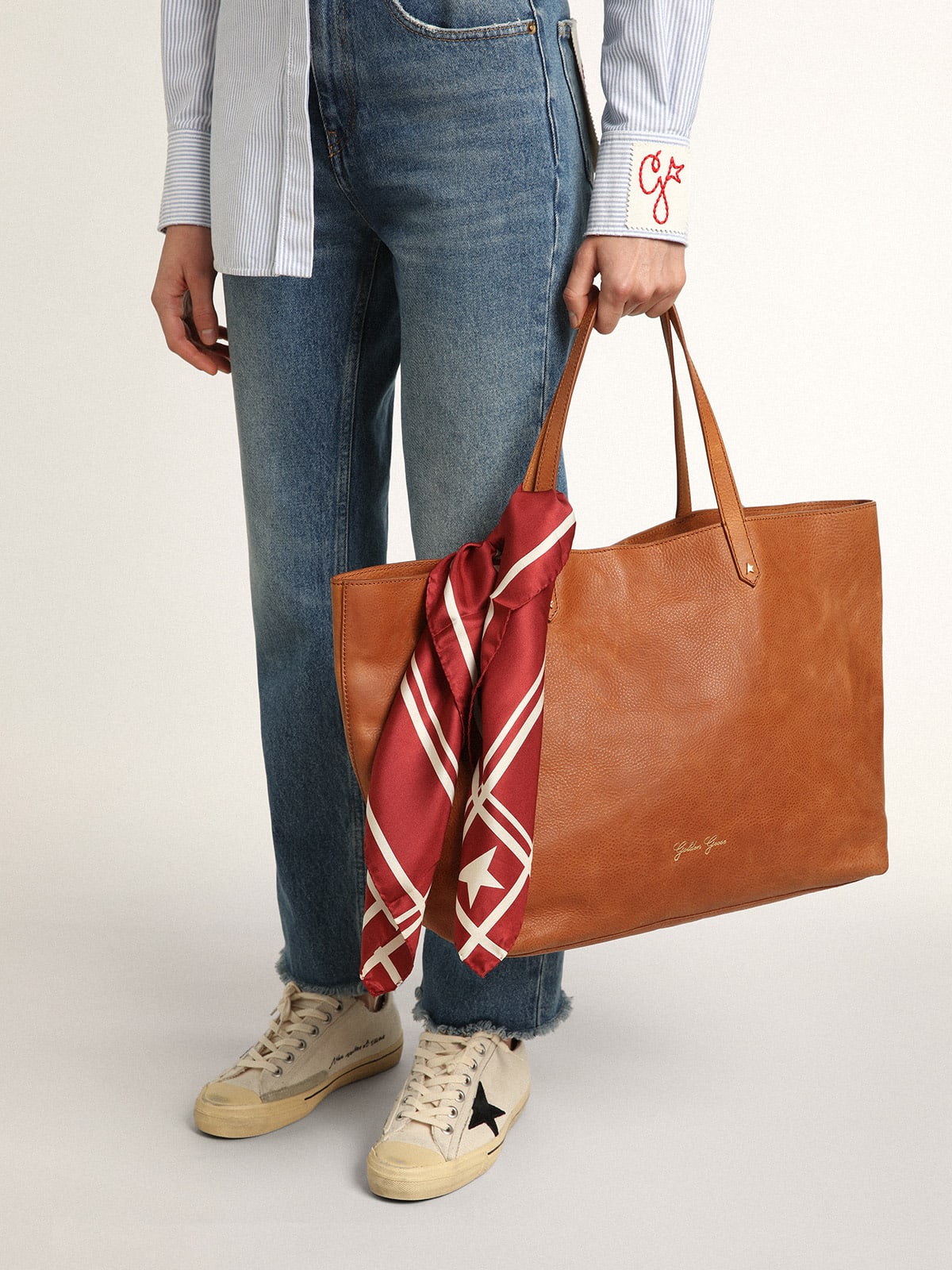 Foulard Collezione Golden di colore rosso con righe e stelle bianche a contrasto