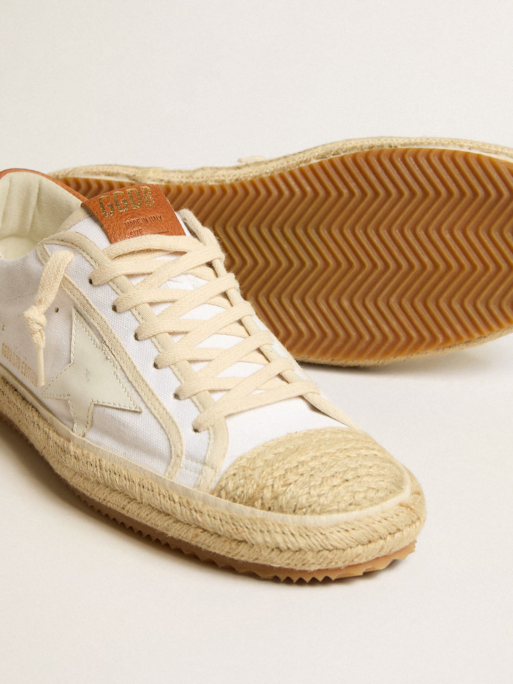 Super-Star Donna LTD in canvas con stella in pelle bianca e punta in rafia