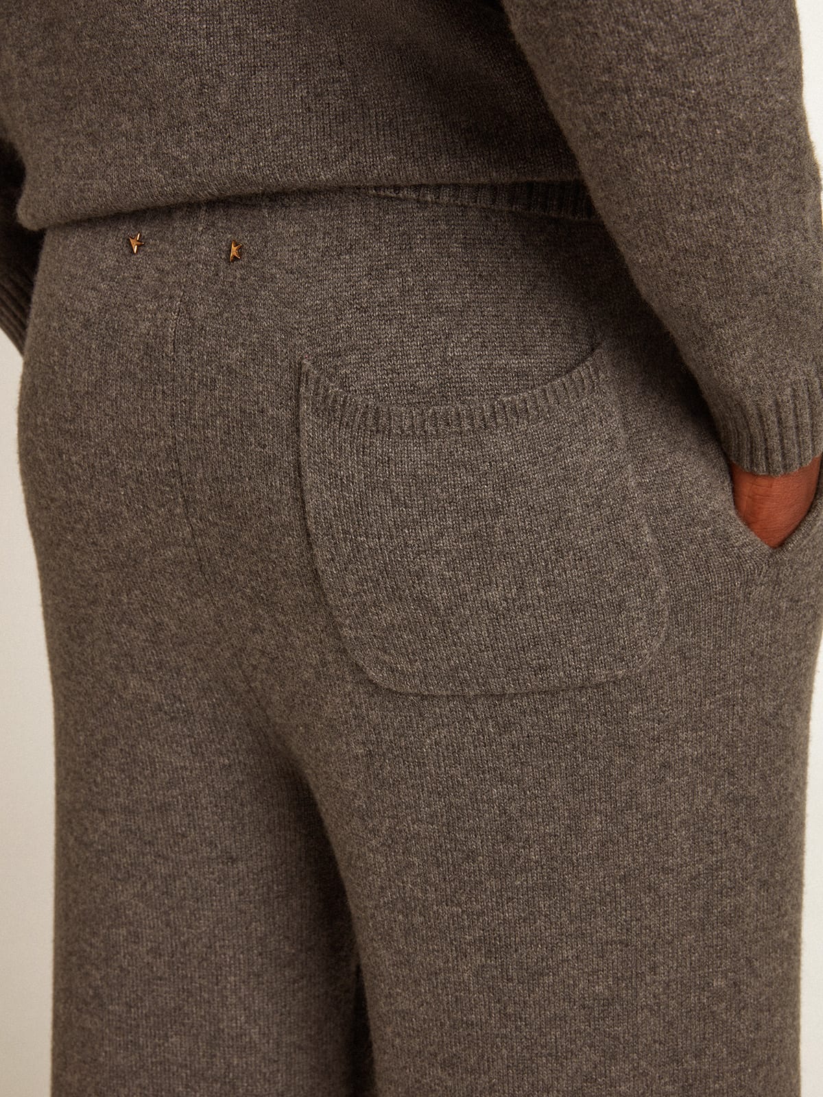 Pantalone jogging uomo misto cashmere di colore grigio melange