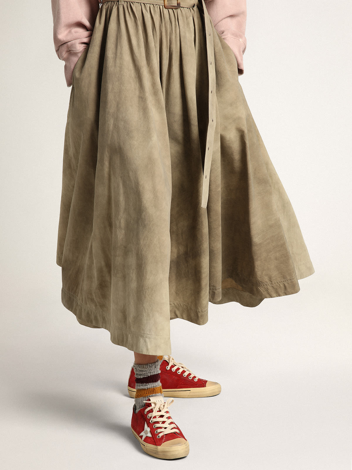 Sneaker V-Star LTD in suede color rosso scuro con stella in pelle laminata color argento