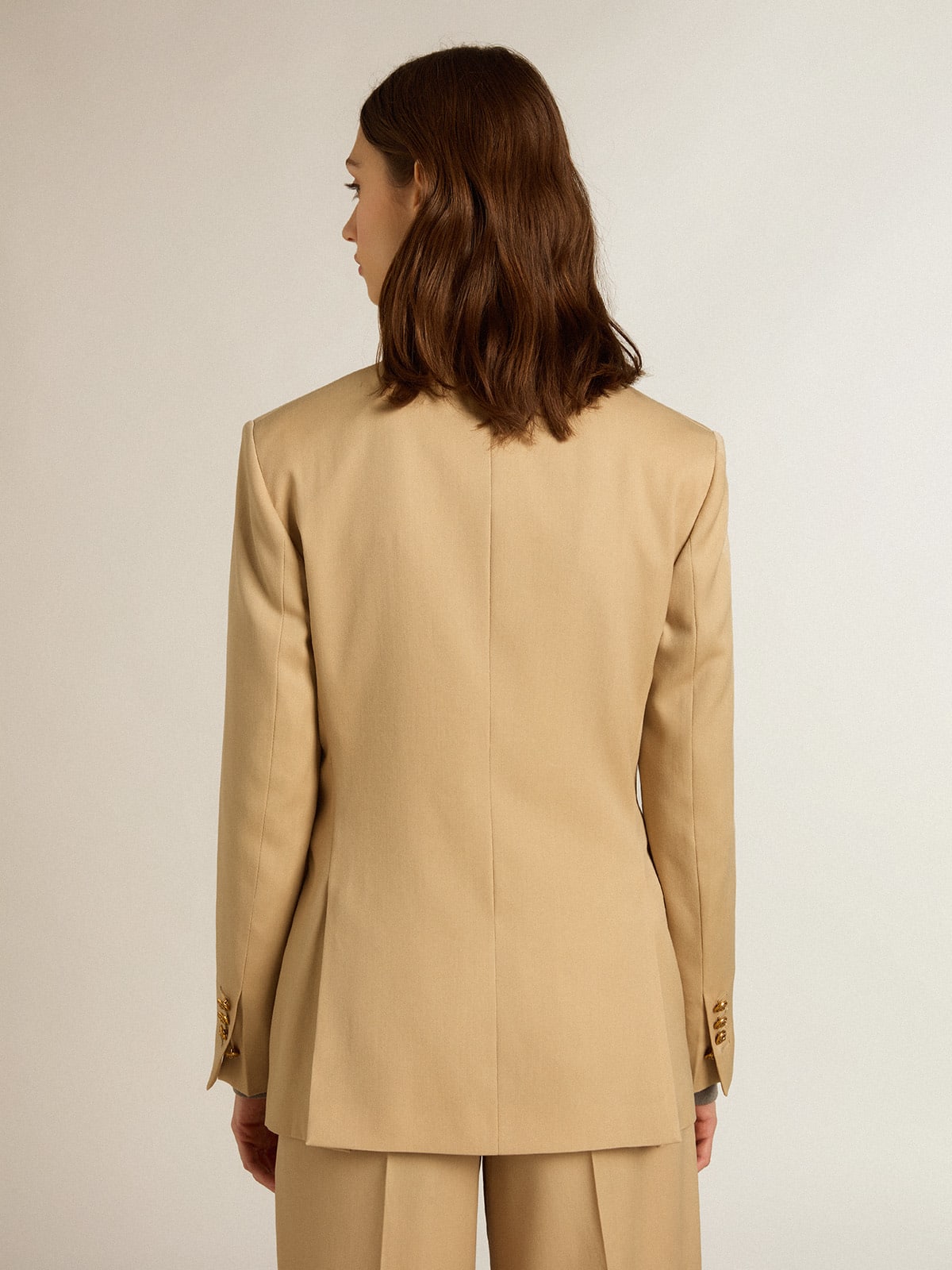 Blazer doppiopetto donna color sabbia con bottoni araldici dorati