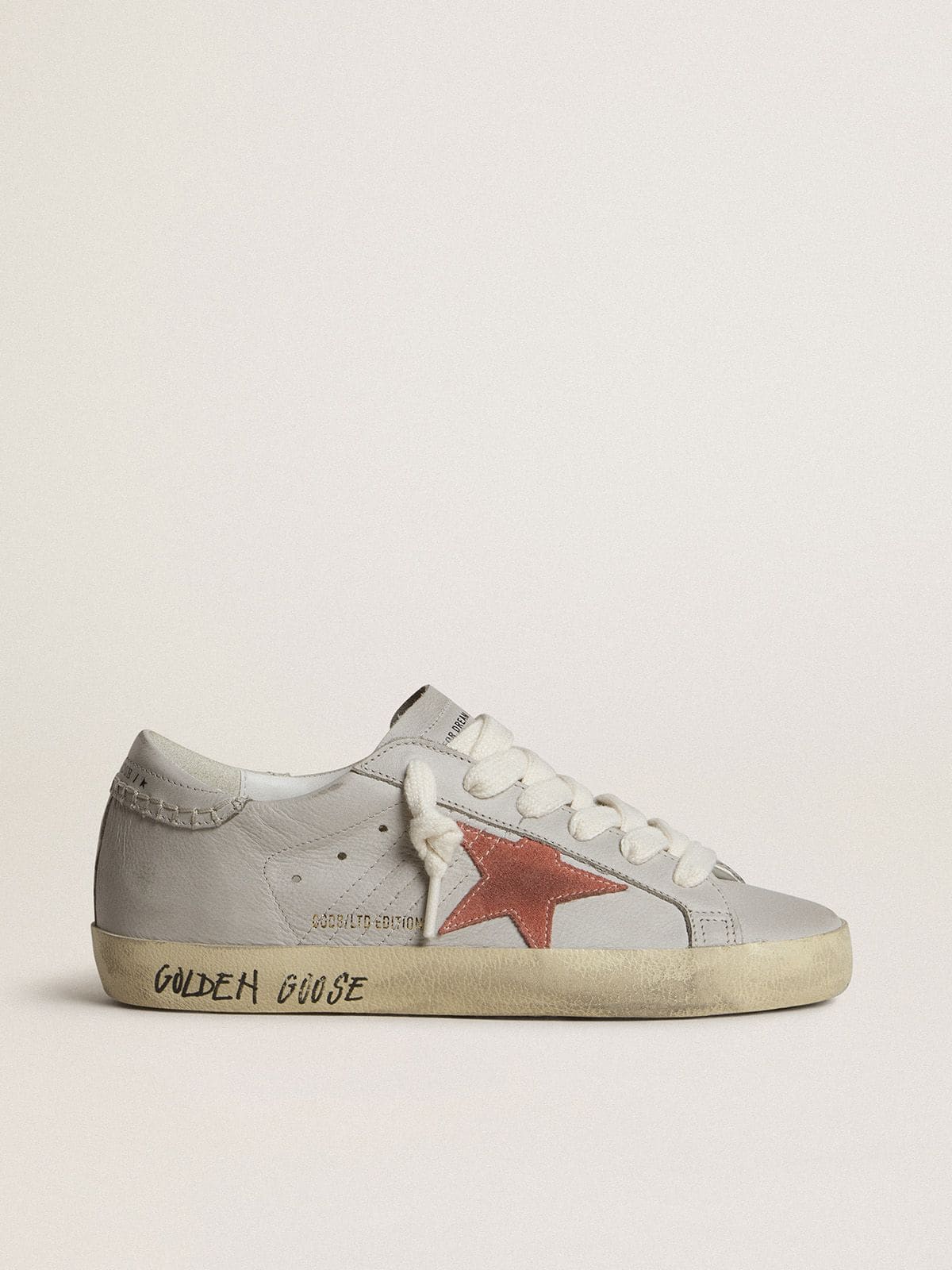 Women's Super-Star LTD in gray leather with brick-red suede star