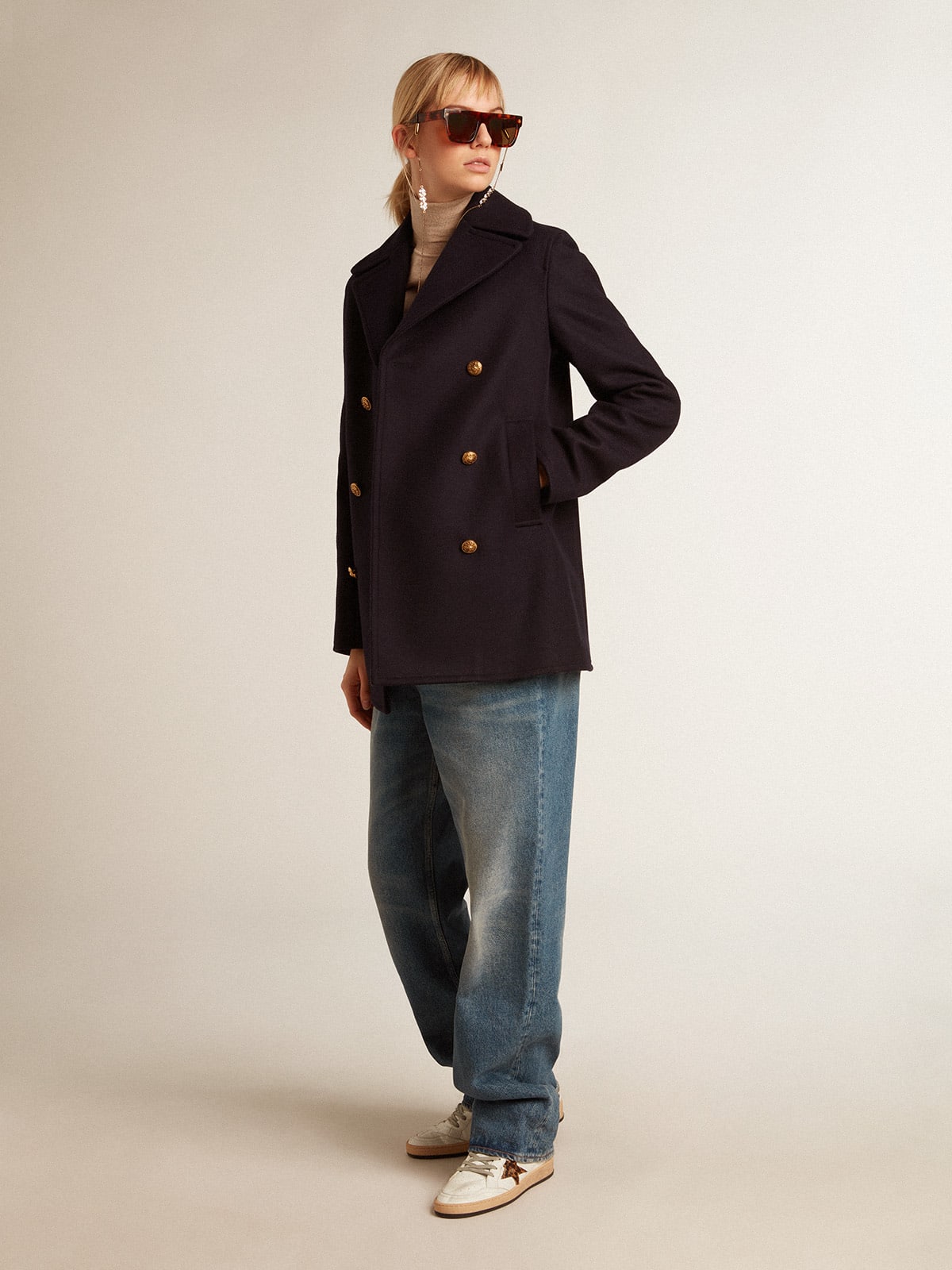 Peacoat da donna blu scuro con bottoni araldici dorati