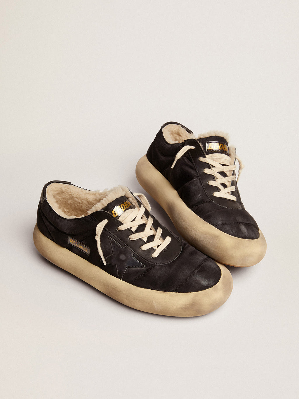 Scarpe Space-Star Donna in nylon nero trapuntato e fodera in shearling