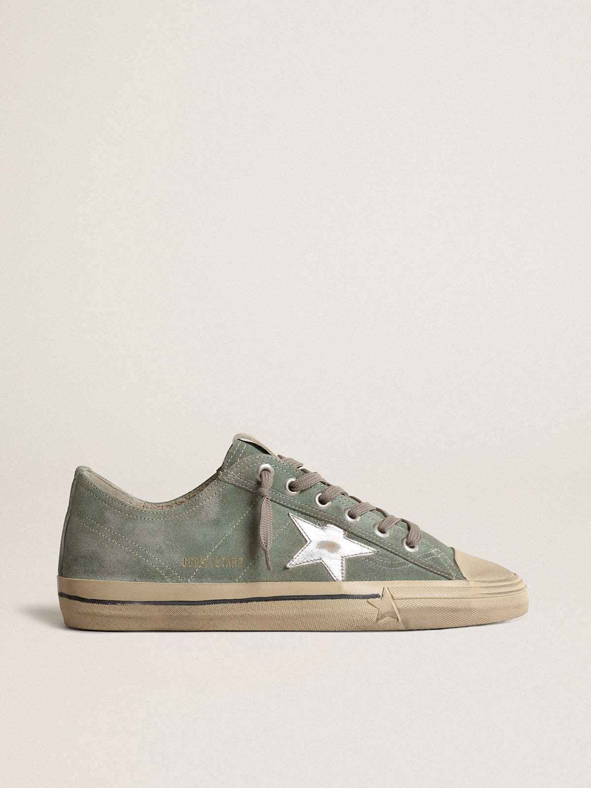 V-Star in suede verde militare con stella in pelle laminata