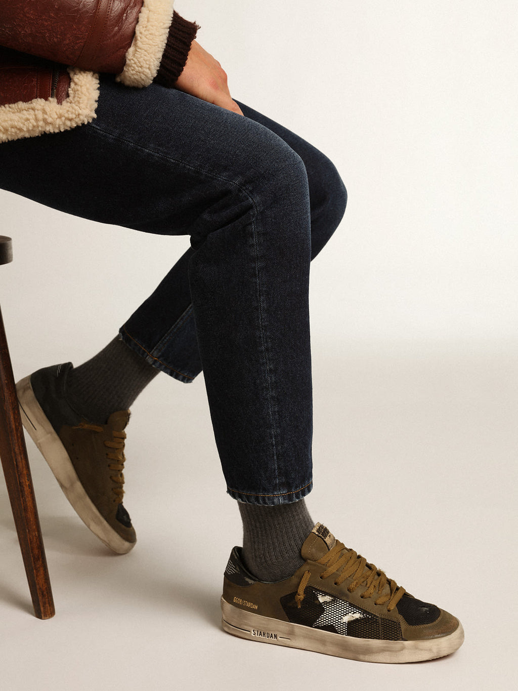 Sneaker Stardan uomo in nabuk verde militare e rete nera con stella in pelle bianca