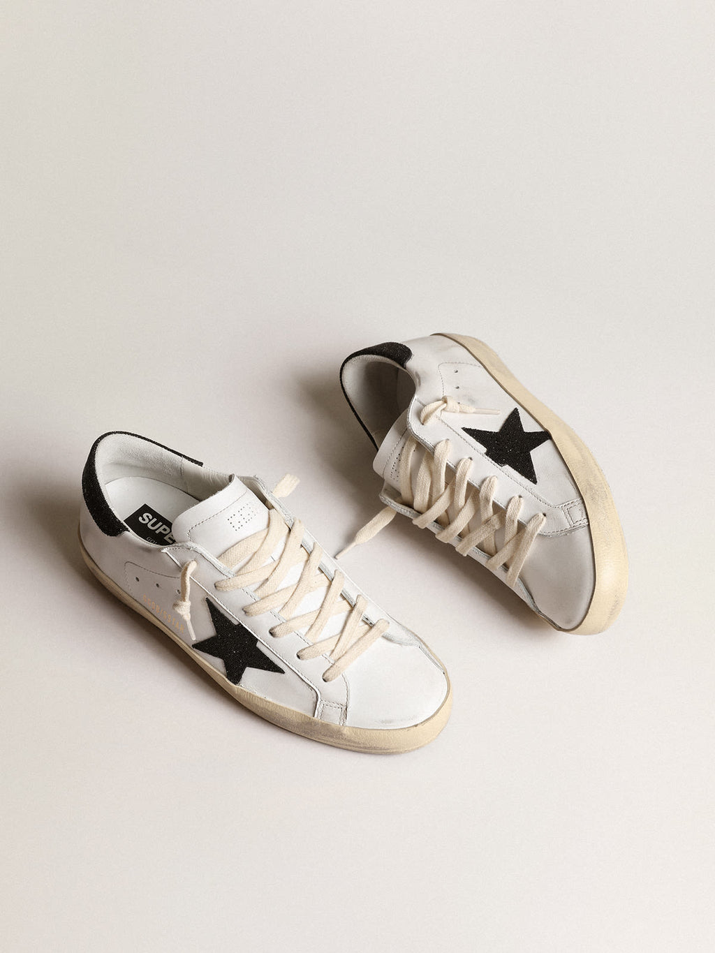 Super-Star con stella e talloncino in cristalli Swarovski neri
