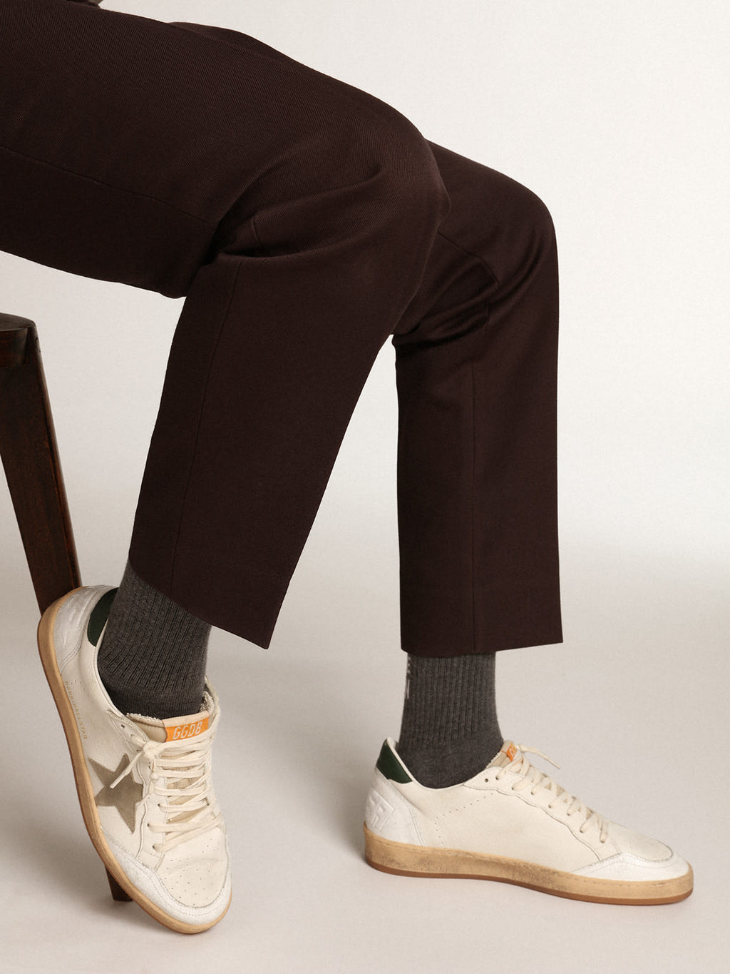Sneaker Ball Star in nappa bianca con stella in suede tortora e talloncino in pelle verde scuro