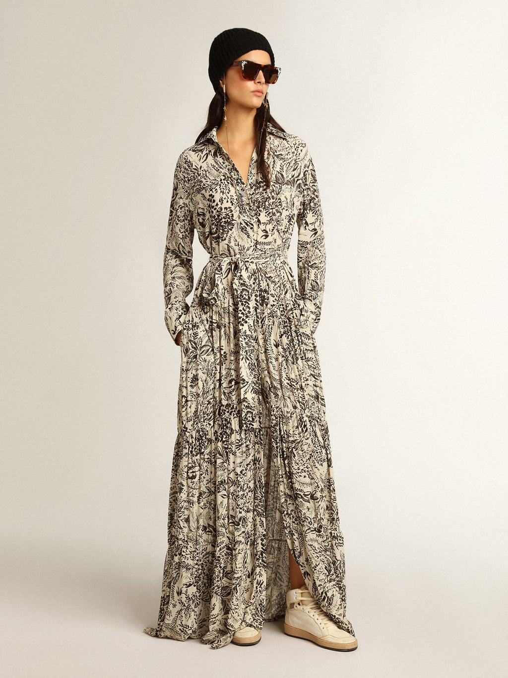 Vestito di colore bianco con stampa toile de jouy nera