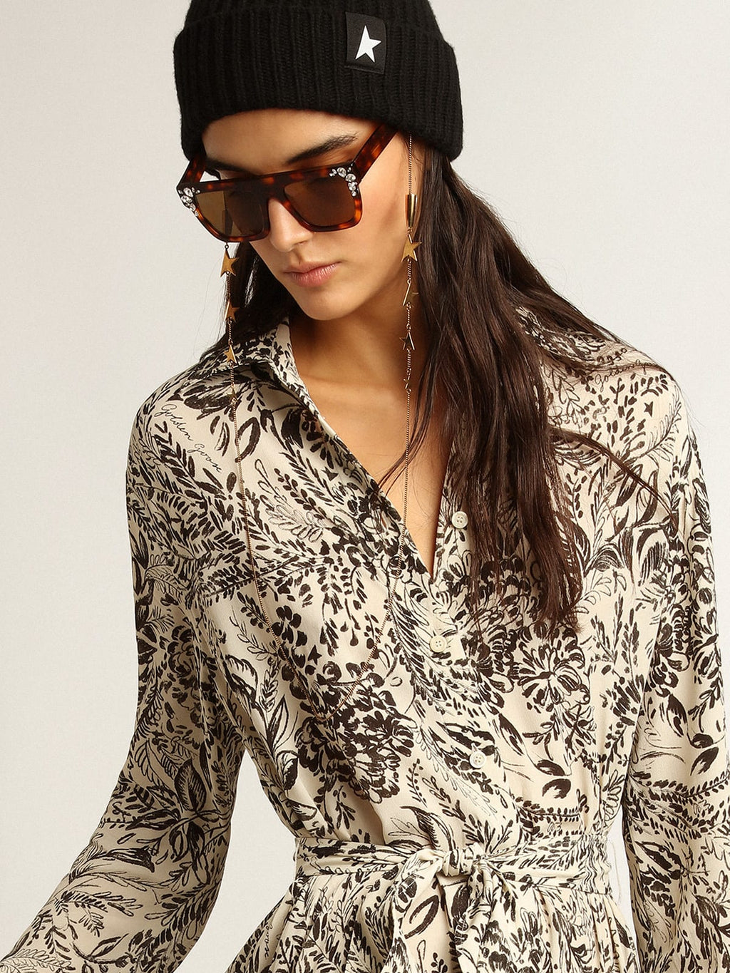 Vestito di colore bianco con stampa toile de jouy nera