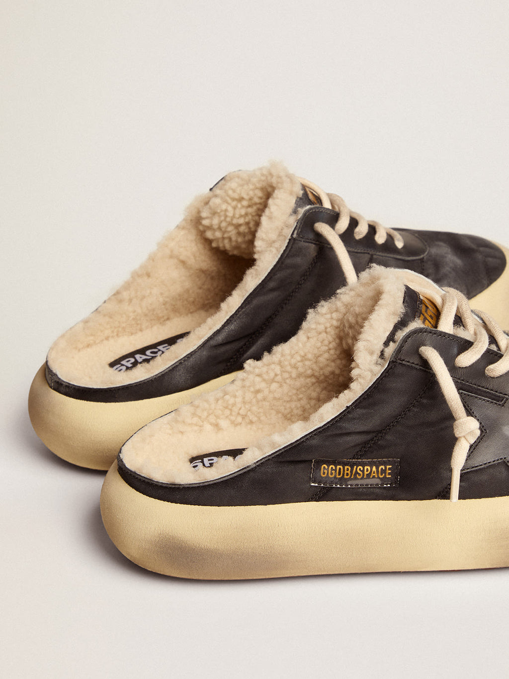 Space-Star Sabot Uomo in nylon nero trapuntato e fodera in shearling