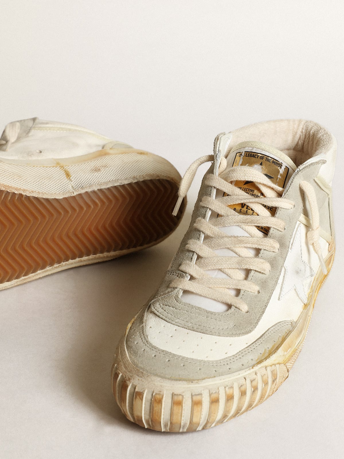 Sneaker Mid Star donna con inserti in suede color grigio ghiaccio e stella in pelle bianca