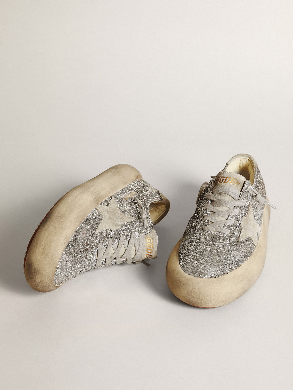 Scarpe Space-Star in glitter argento con stella e talloncino in suede grigio ghiaccio
