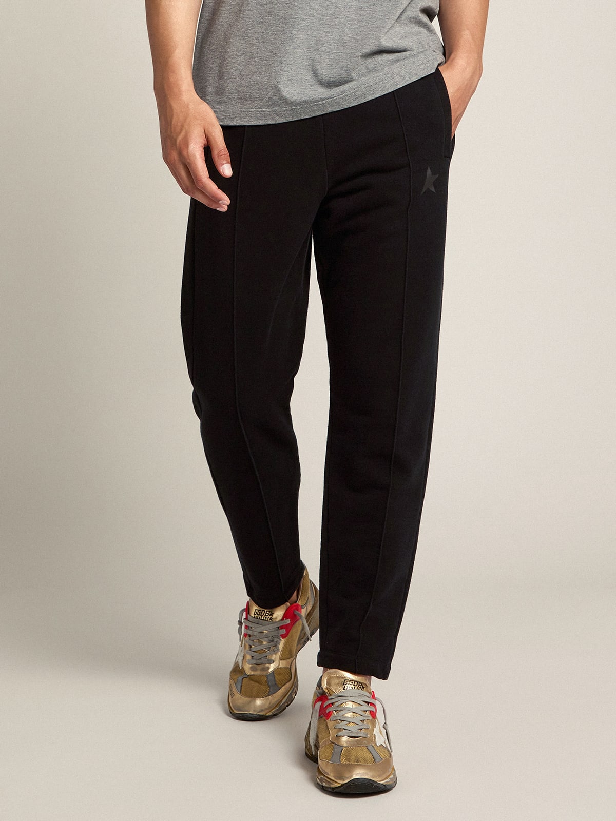 Pantalone jogging da uomo di colore nero con stella sul davanti