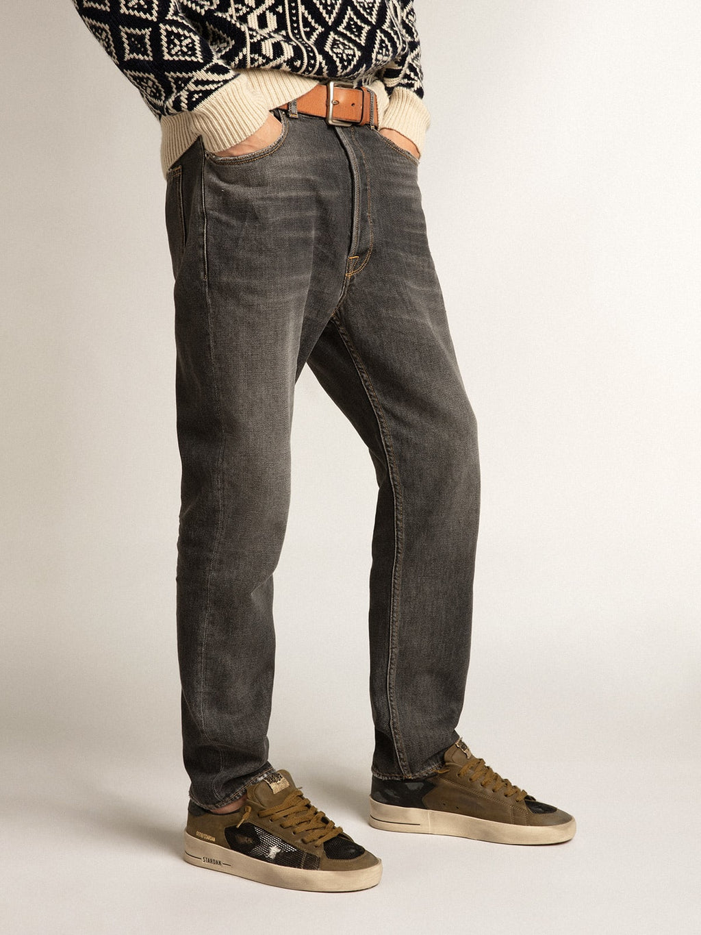 Jeans neri slim fit dal lavaggio medio
