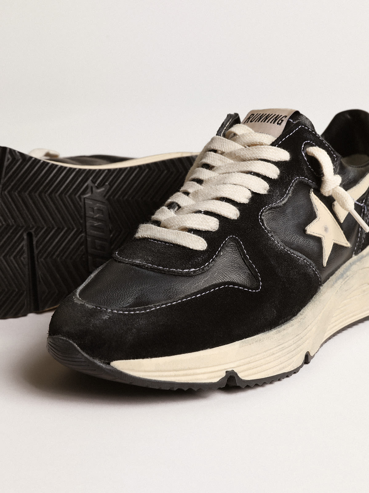 Running Sole Donna in nappa e suede neri con stella bianca