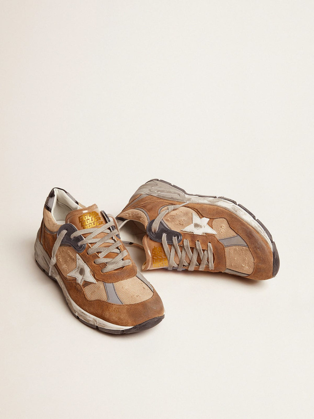 Sneaker Dad-Star in rete e suede color tabacco con stella in pelle bianca e talloncino in pelle nera