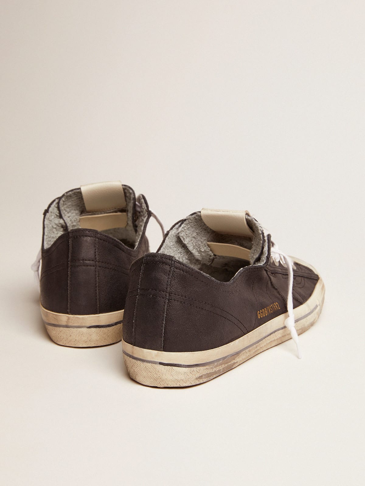 V-Star in pelle nera con stella in pelle nera