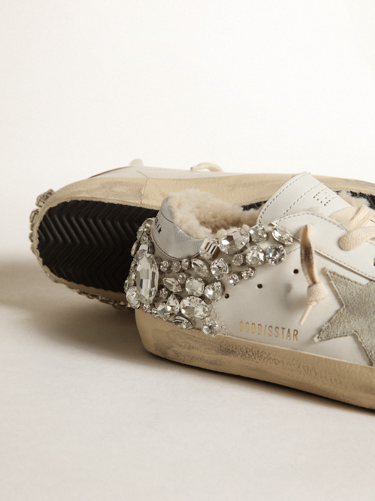 Sneaker Super-Star con fodera in shearling e cristalli applicati