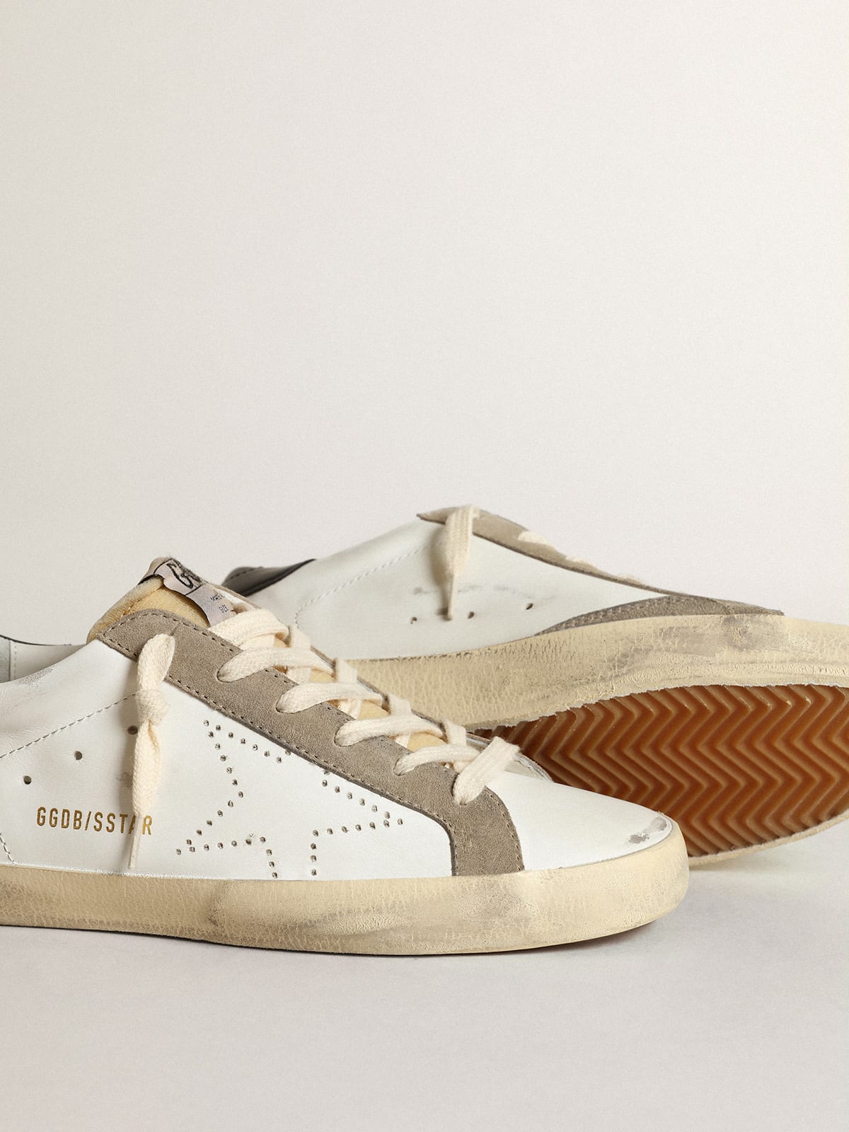 Sneaker Super-Star Donna con stella traforata e talloncino in pelle lucida color blu notte