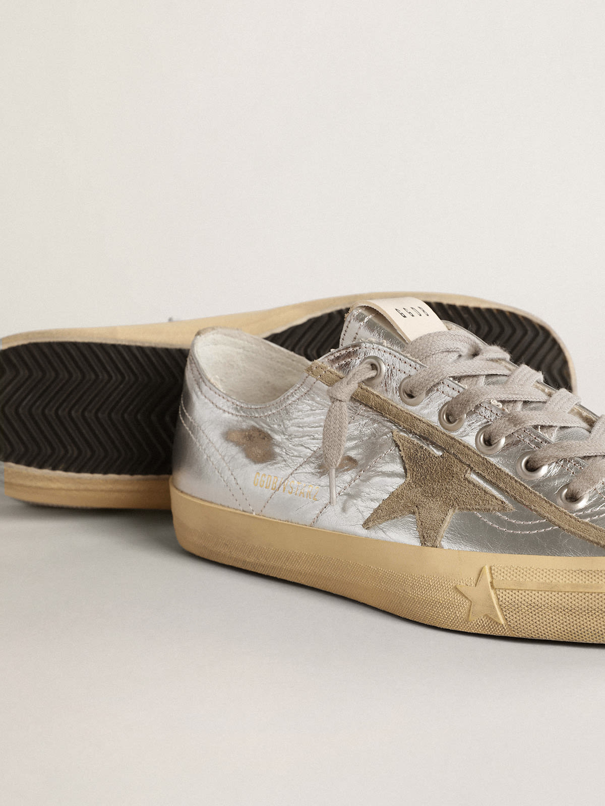 Sneaker V-Star Uomo LTD in pelle laminata color argento con stella in suede color grigio ghiaccio