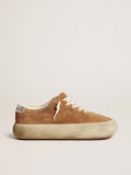 Space-Star Donna in suede color tabacco con stella traforata e talloncino in pelle laminata argento