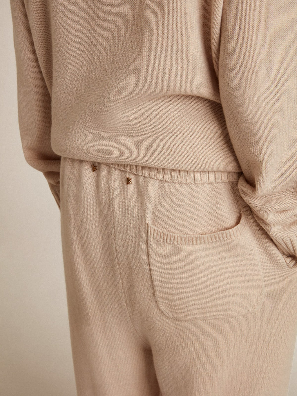 Pantalone jogging donna misto cashmere di colore bianco naturale