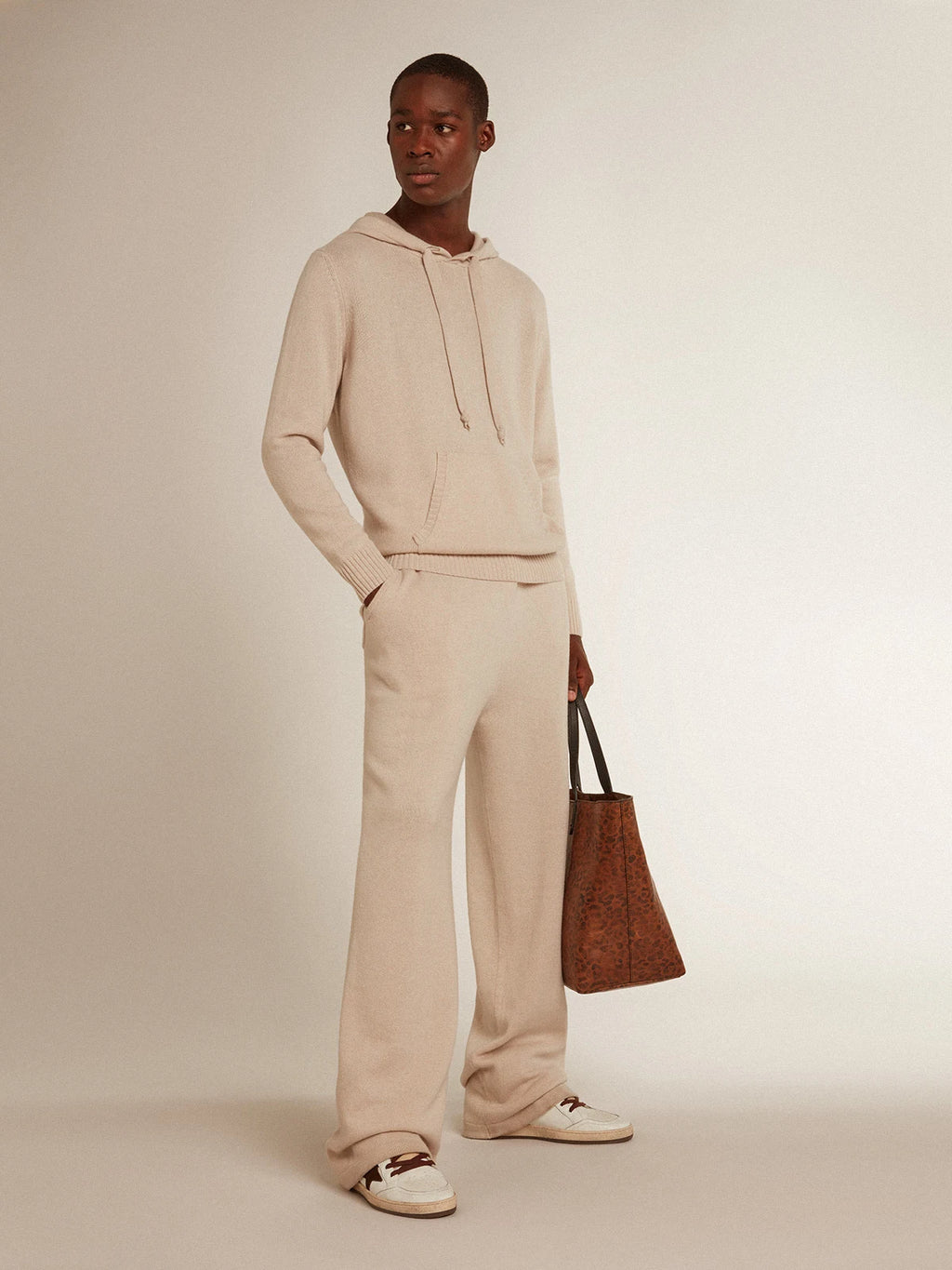 Felpa uomo misto cashmere color bianco e cappuccio