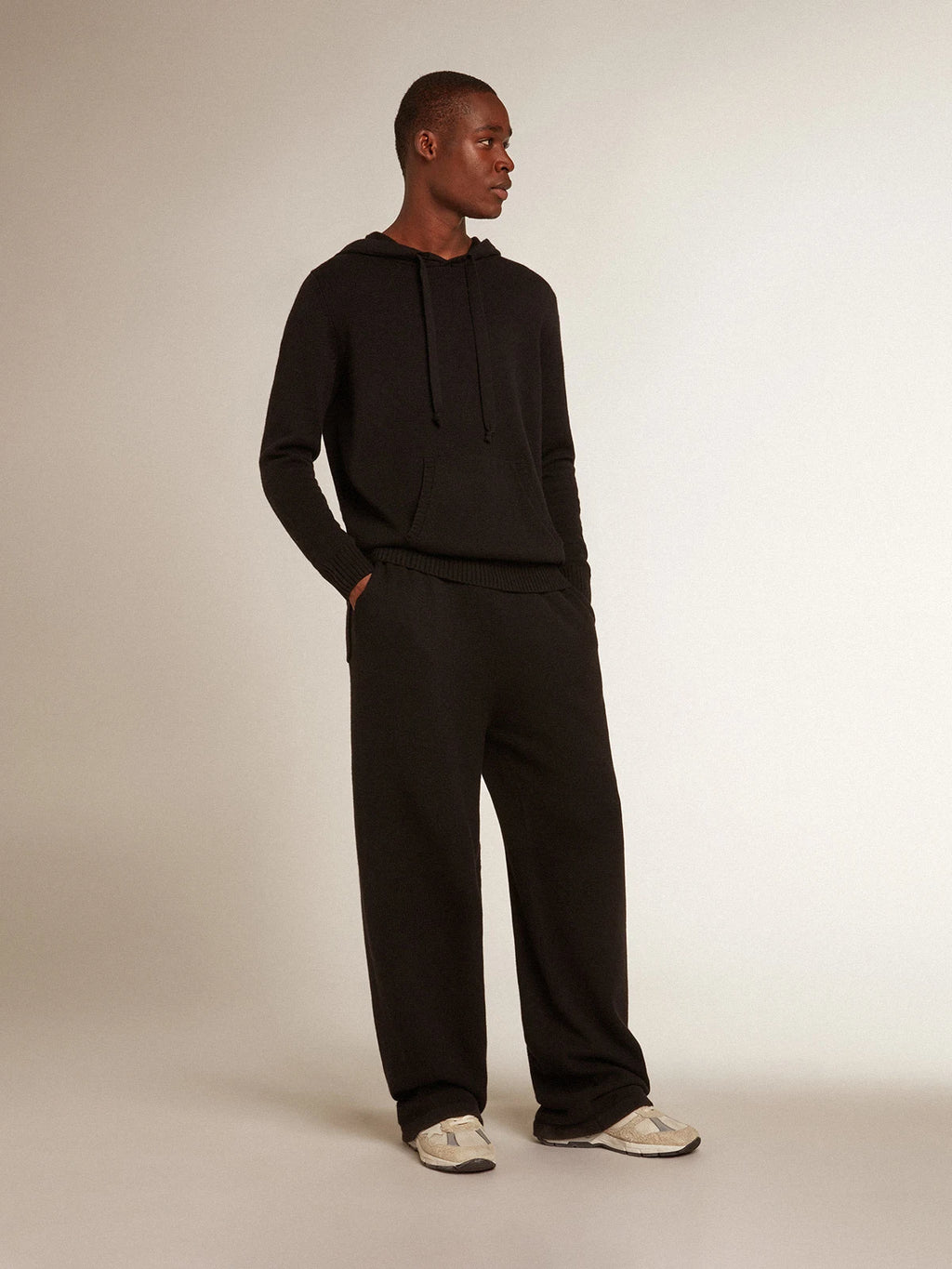 Pantalone jogging uomo misto cashmere di colore nero