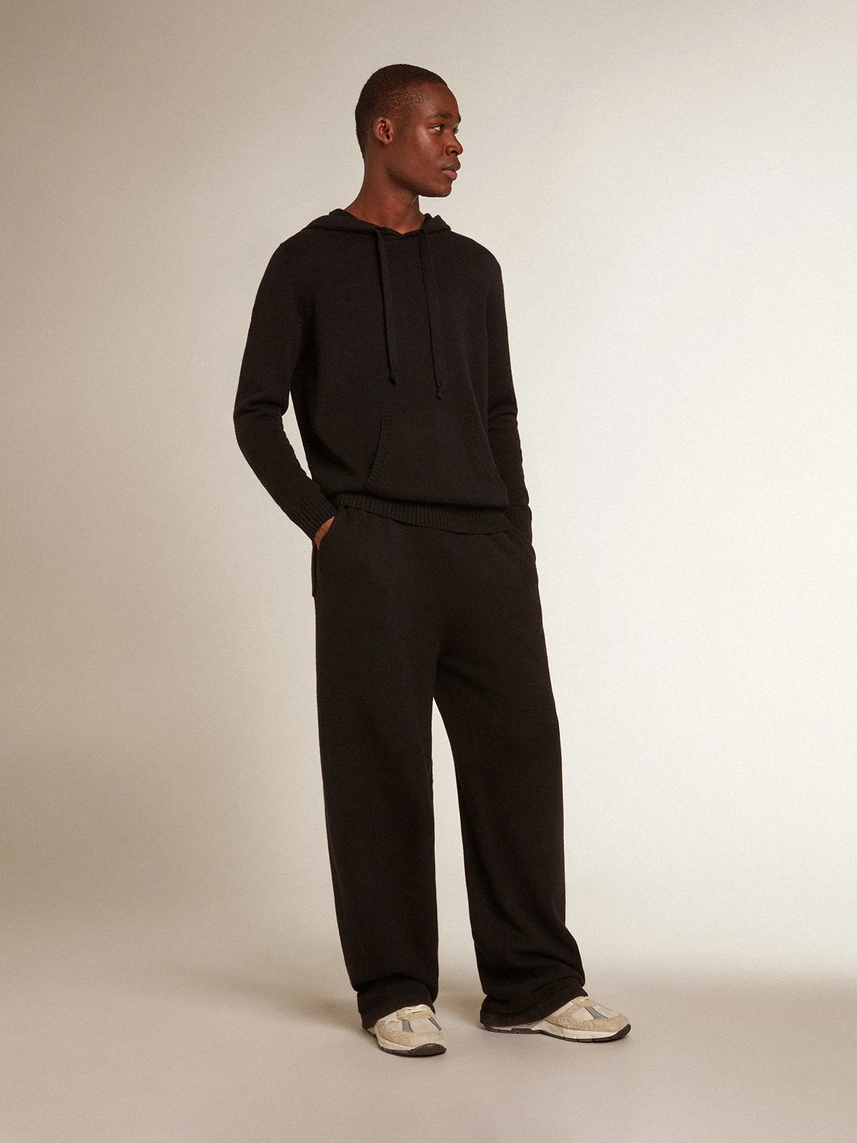 Pantalone jogging uomo misto cashmere di colore nero