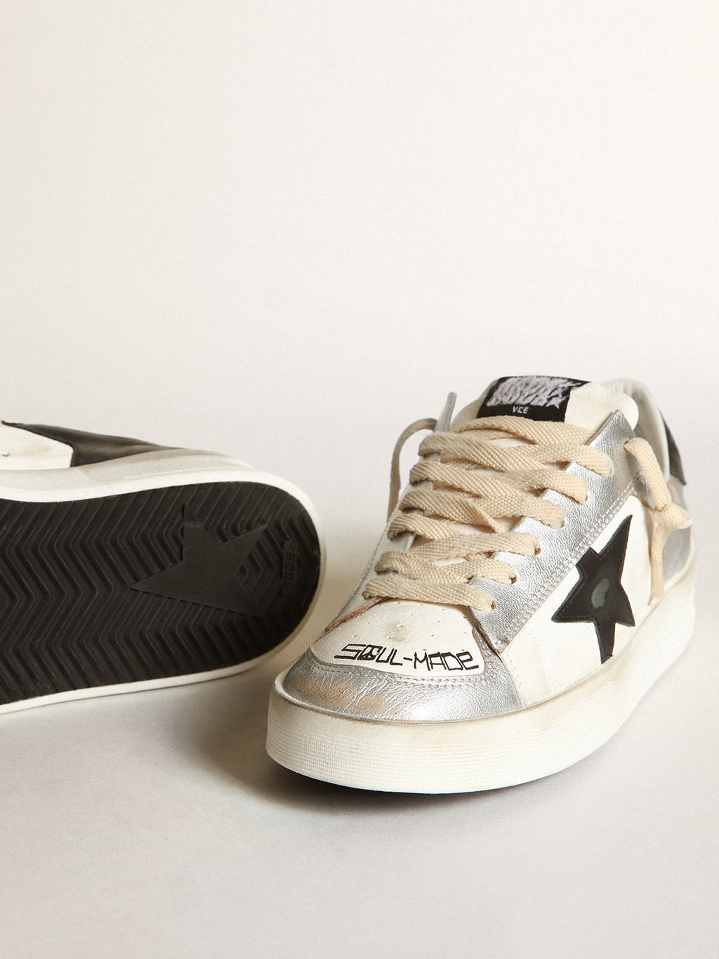 Sneaker Stardan Donna in pelle laminata color argento con inserti in nappa bianca e stella in pelle nera