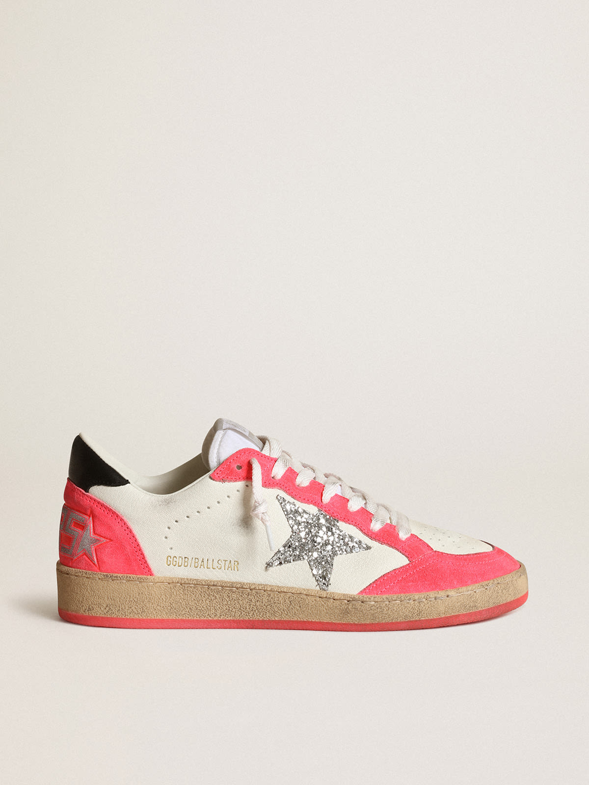 Sneaker Ball Star in nappa bianca con stella in glitter argento e inserti in suede aragosta fluo