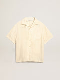 Camicia maniche corte in lino di color pergamena