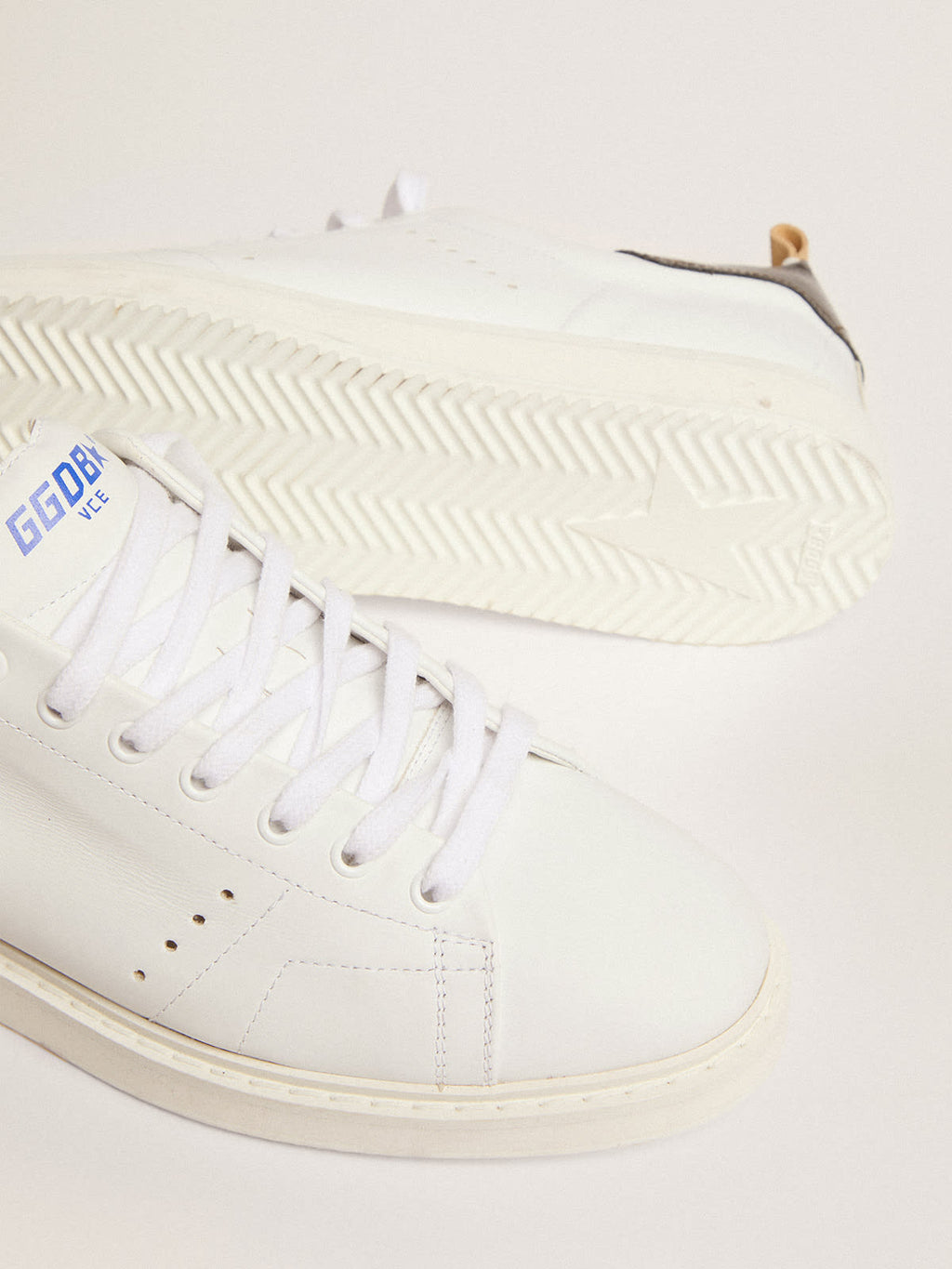 Sneaker Starter in naplack bianco con talloncino in pelle verniciata grigia