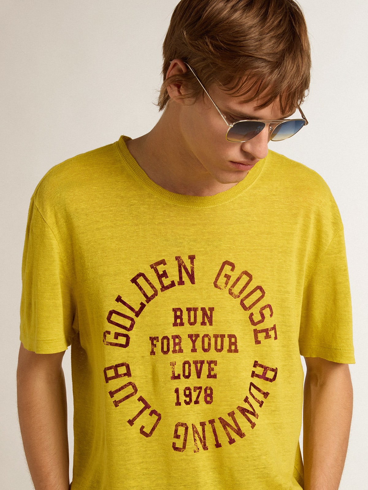 T-Shirt da uomo in lino color giallo granturco