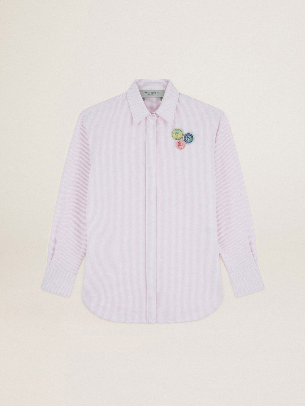 Camicia oversize Collezione Journey a righe verticali bianche e rosa con spille