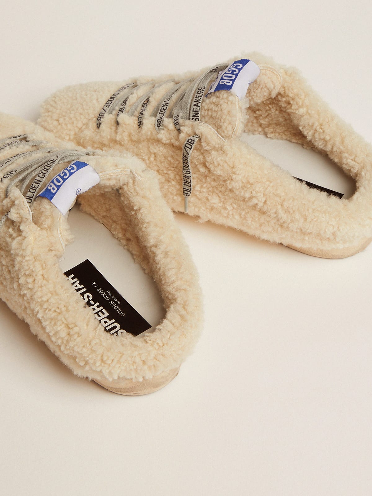 Super-Star Sabot in shearling bianco e stella in glitter
