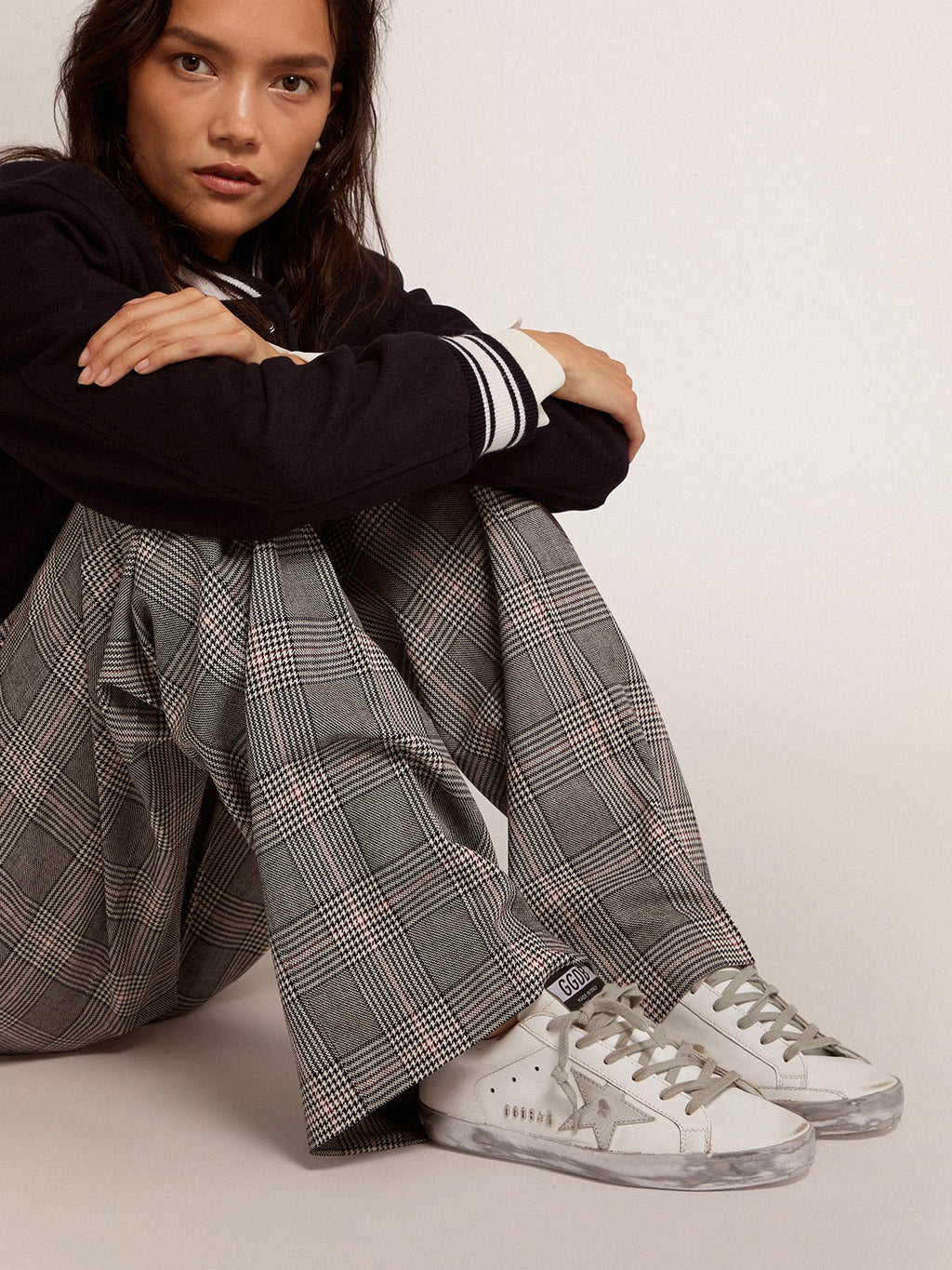 Sneakers Super-Star con foxing sparkle argento e metal studs lettering