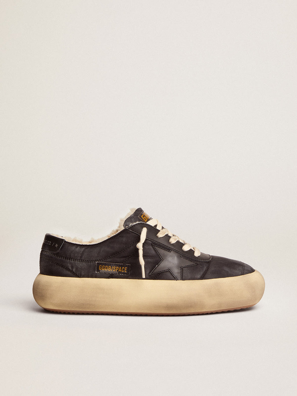 Scarpe Space-Star Donna in nylon nero trapuntato e fodera in shearling