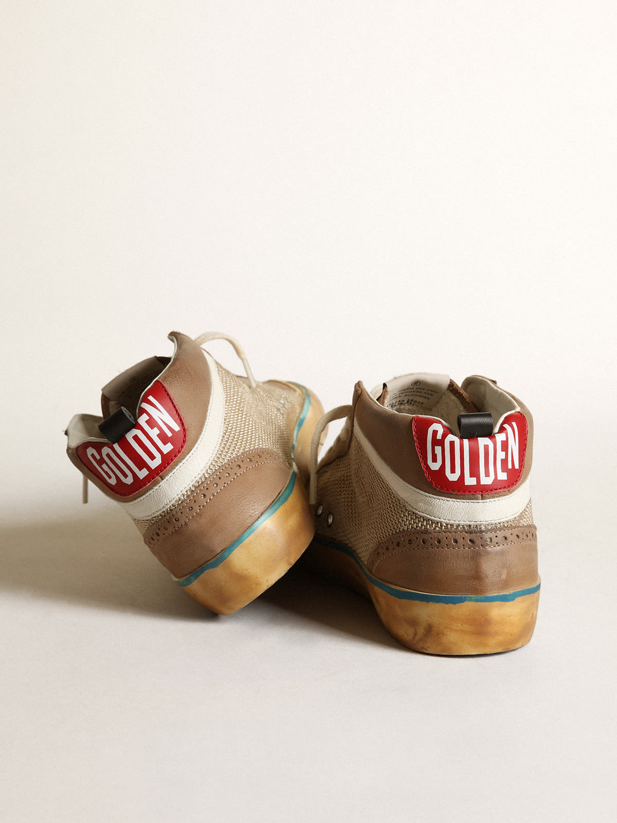 Sneaker Mid Star in rete beige e nabuk color tortora con stella in pelle gialla