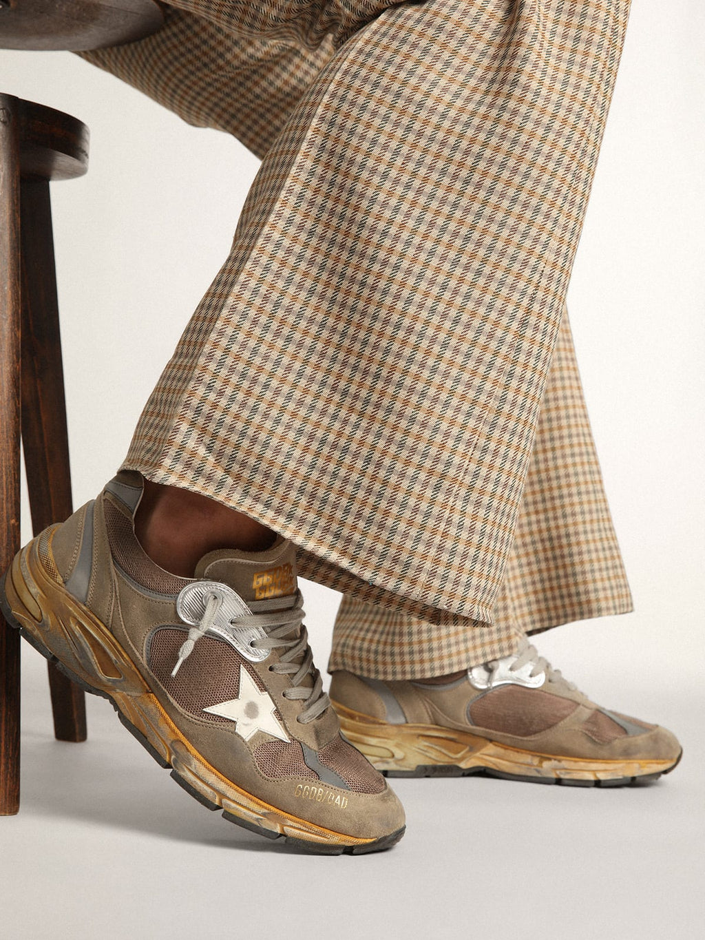 Sneaker Dad-Star uomo in rete e suede color tortora con stella in pelle bianca