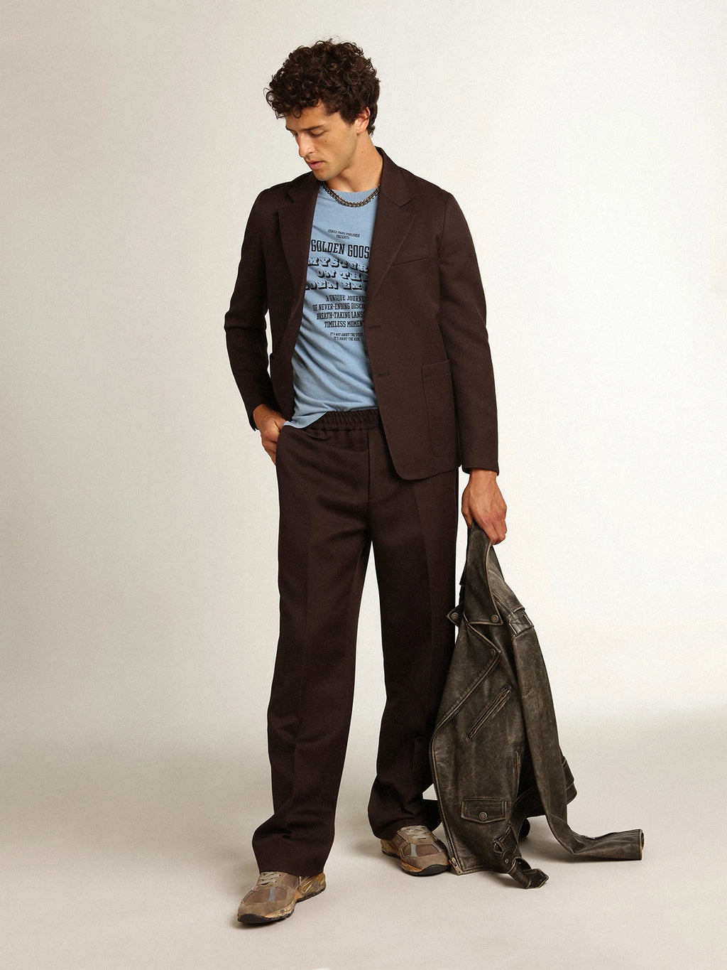 Blazer monopetto Collezione Journey in gabardine di lana color liquirizia con bottoni in corno