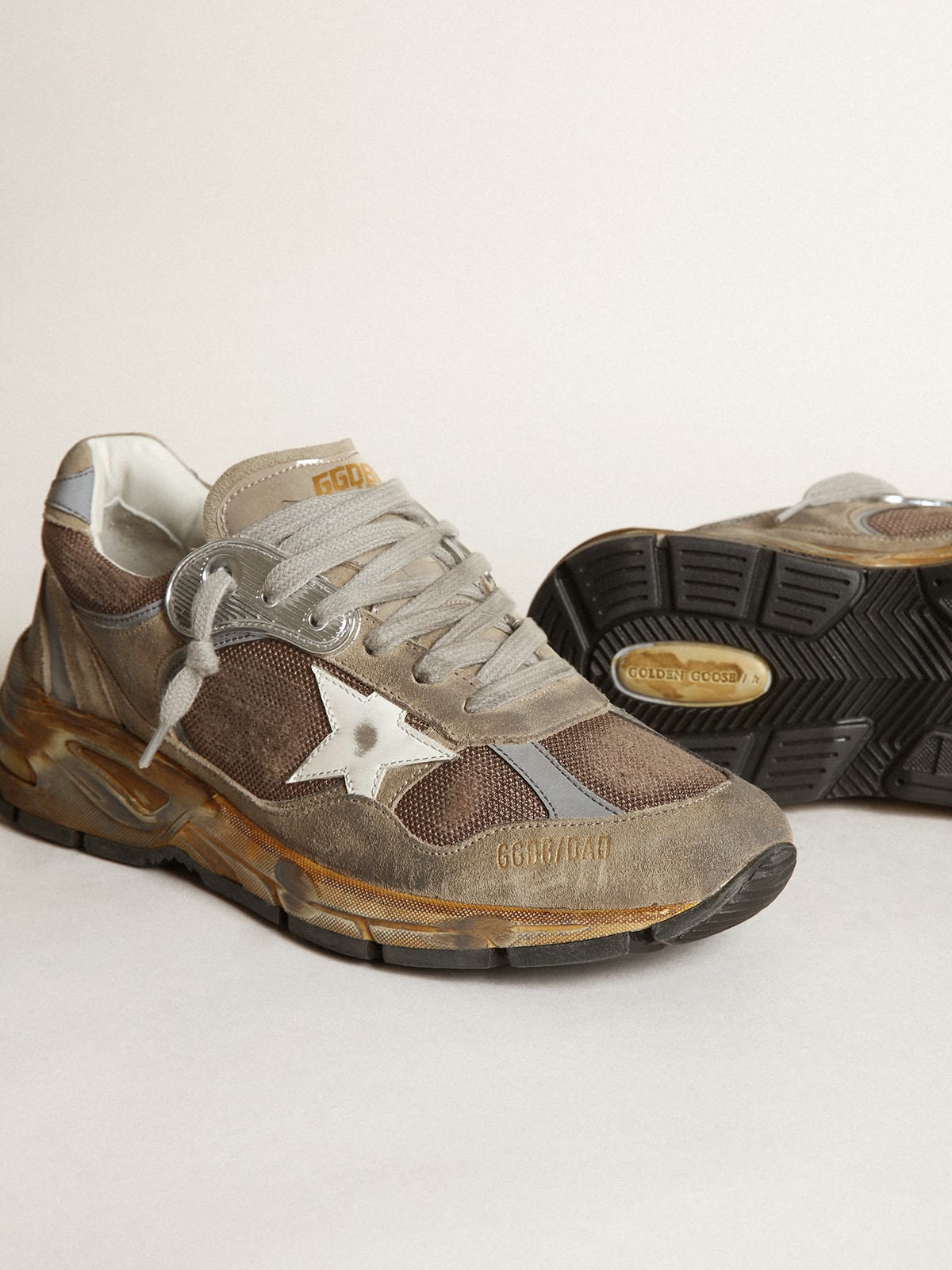 Sneaker Dad-Star uomo in rete e suede color tortora con stella in pelle bianca