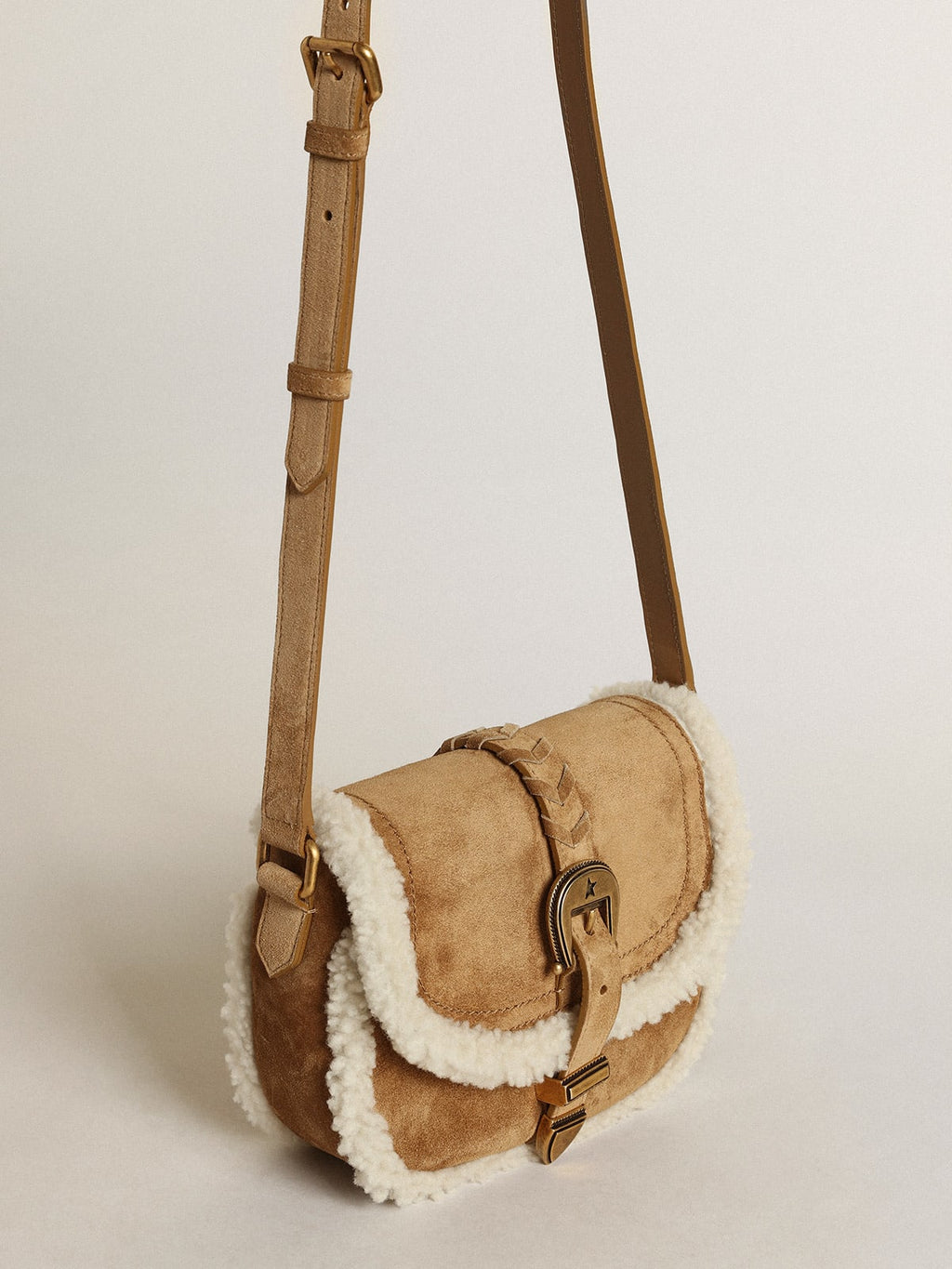Borsa Rodeo Bag small in suede e dettagli in shearling