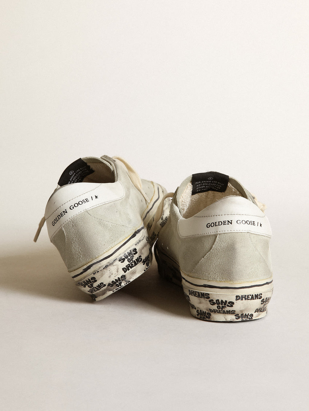Sneaker Super-Star in suede color grigio ghiaccio con stella e talloncino in pelle bianca