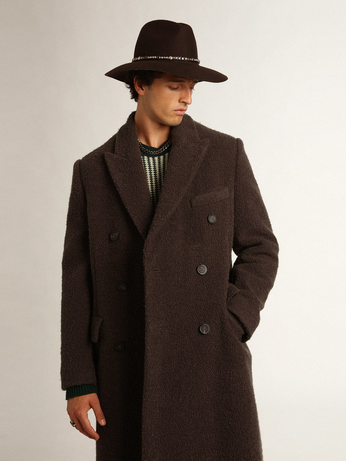 Cappotto doppiopetto Collezione Journey in lana bouclè color liquirizia