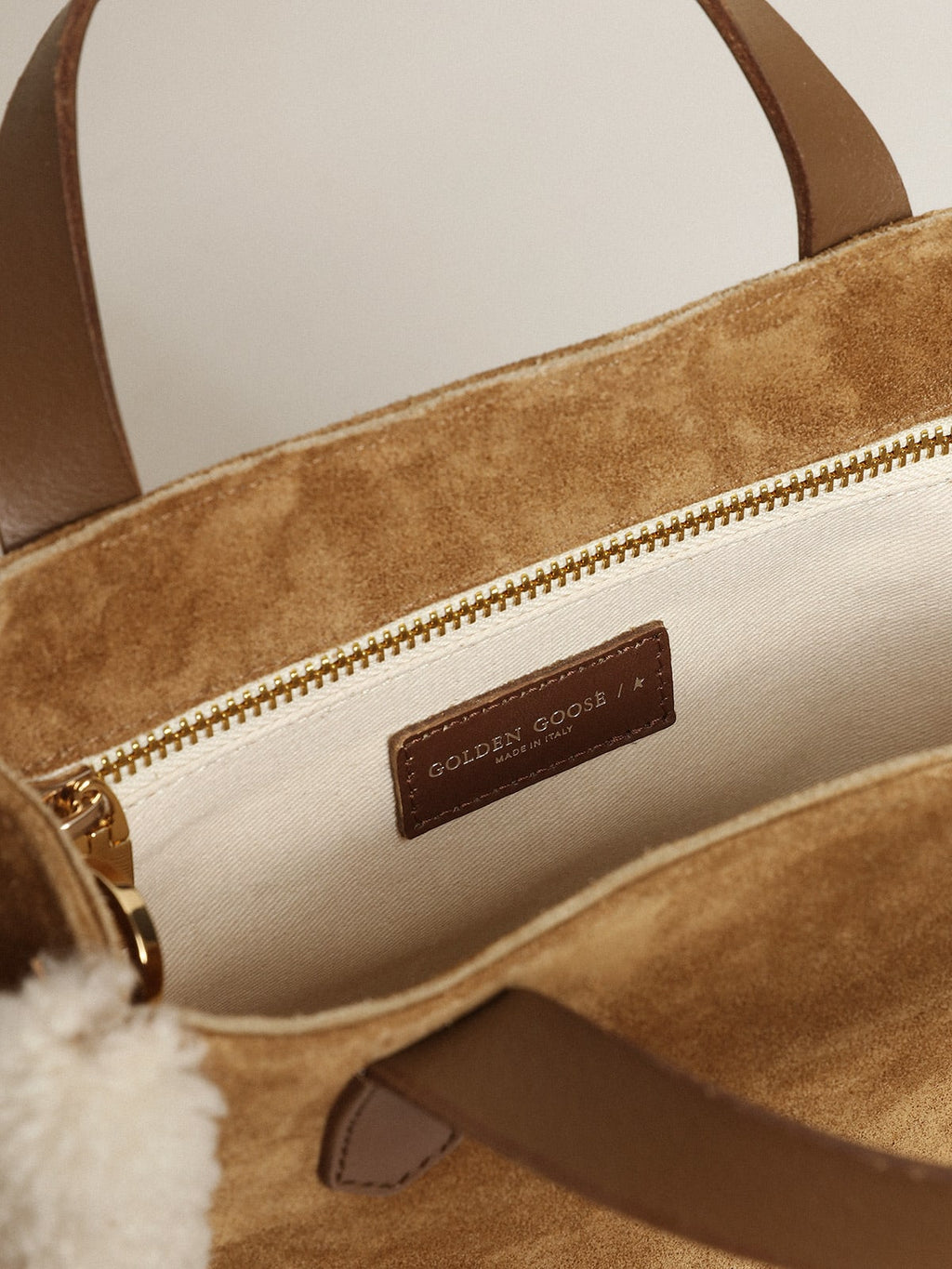 Borsa California Bag mini in pelle scamosciata con finiture in shearling