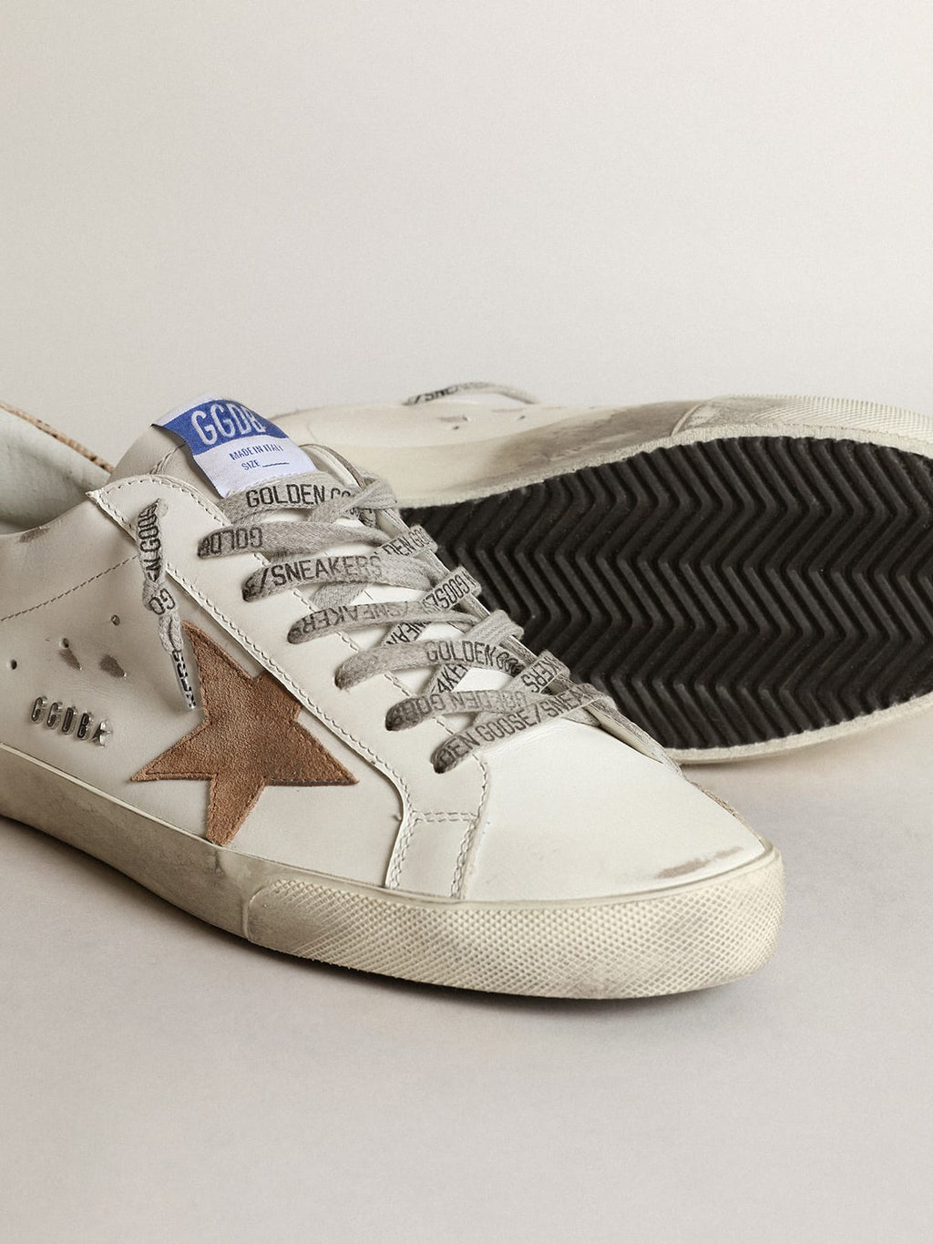 Super-Star con stella in suede tabacco e talloncino beige