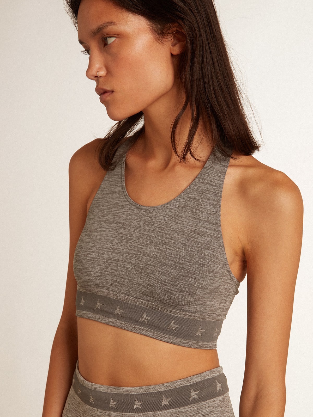 Top sportivo di colore grigio melange